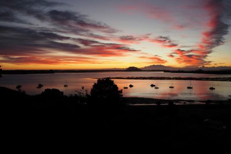 Photo of property in 81 Harbour View Road, Omokoroa, 3114