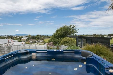 Photo of property in 56 The Crescent, Waihi Beach, 3611