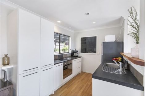 Photo of property in 4/145 Mokoia Road, Birkenhead, Auckland, 0626