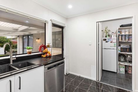 Photo of property in 95 John F Kennedy Drive, Milson, Palmerston North, 4414