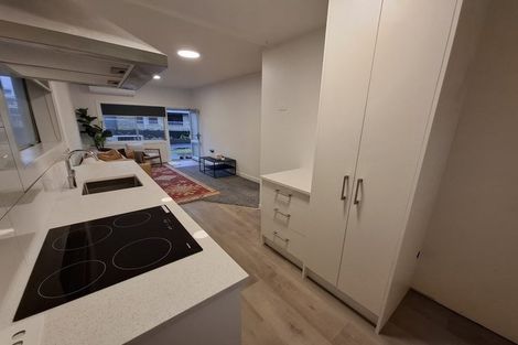 Photo of property in 33 Fulford Street, New Plymouth, 4310