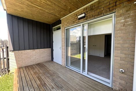 Photo of property in 19 Wharetana Crescent, New Lynn, Auckland, 0600