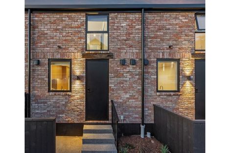 Photo of property in 6/196 Hills Road, Edgeware, Christchurch, 8013