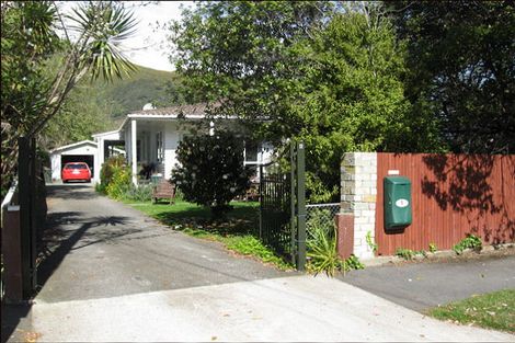 Photo of property in 5 Fergusson Street, Waterloo, Lower Hutt, 5011