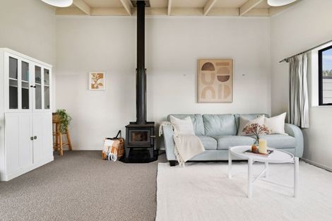 Photo of property in 2/32 Hand Road, Helensville, 0800