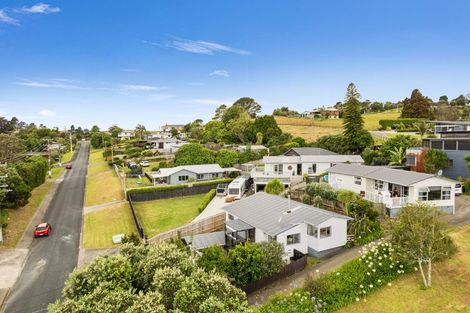 Photo of property in 2/32 Hand Road, Helensville, 0800