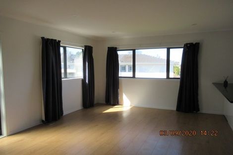 Photo of property in 25 Glenbervie Crescent, Massey, Auckland, 0614