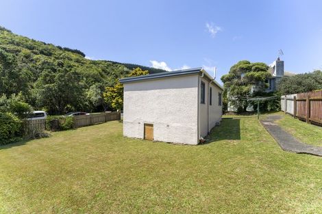 Photo of property in 40 Collins Avenue, Tawa, Wellington, 5028