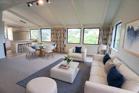 Photo of property in 76 Ranui Crescent, Khandallah, Wellington, 6035
