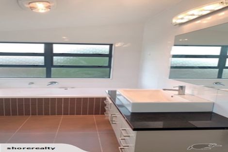 Photo of property in 21 Zara Court, Windsor Park, Auckland, 0632