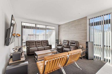 Photo of property in 1 Fermi Lane, Papakura, 2110