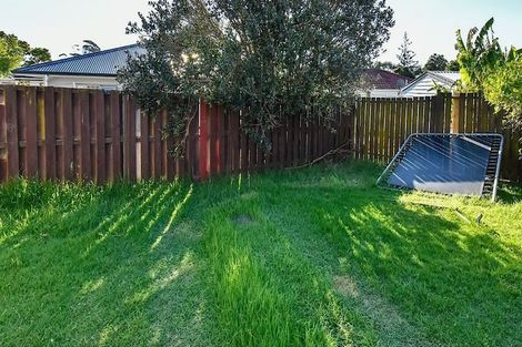 Photo of property in 2/15 Sharland Avenue, Manurewa, Auckland, 2102