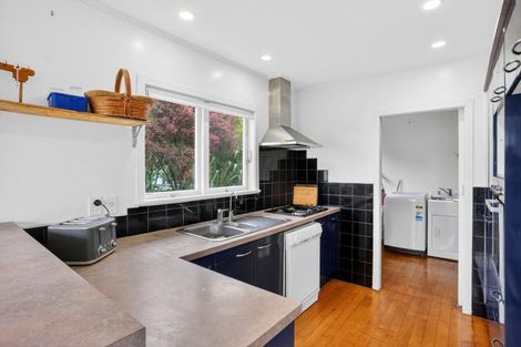 Photo of property in 61 Boord Crescent, Kumeu, 0891