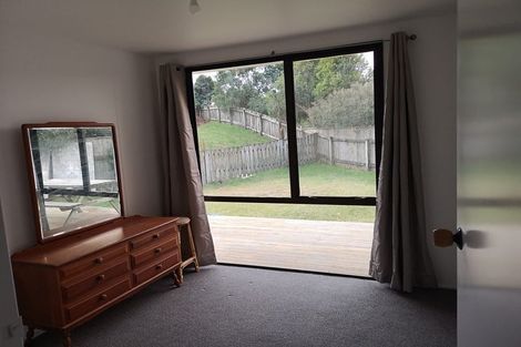 Photo of property in 12 Freyberg Crescent, Waikanae Beach, Waikanae, 5036