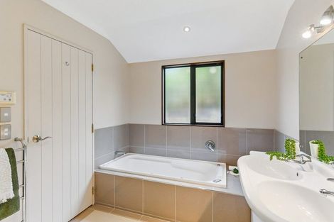 Photo of property in 5 Cadastral Court, Paraparaumu, 5032