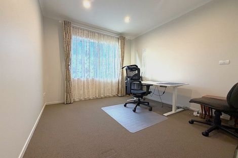 Photo of property in 7 Northcross Drive, Oteha, Auckland, 0630