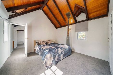 Photo of property in 68 Kaurilands Road, Titirangi, Auckland, 0604