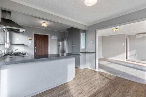 Photo of property in 31 Queens Road, Glen Avon, New Plymouth, 4312