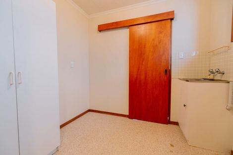 Photo of property in 2 Raeburn Place, Gore, 9710