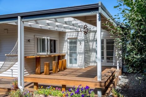 Photo of property in 65 Brandon Street, Featherston, 5710