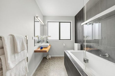 Photo of property in 13 Violet Way, Lower Shotover, Queenstown, 9304