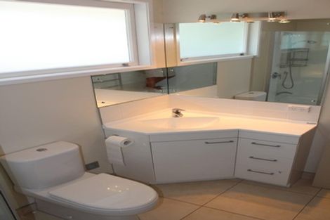 Photo of property in 23 Eastcliffe Road, Castor Bay, Auckland, 0620