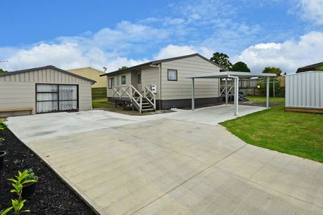 Photo of property in 2/9 Maplesden Drive, Clendon Park, Auckland, 2103