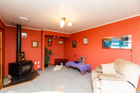 Photo of property in 5 Tararua Terrace, Cloverlea, Palmerston North, 4412