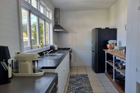 Photo of property in 14 Grey Street, Martinborough, 5711