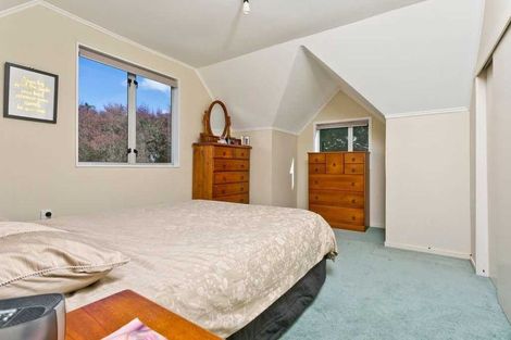 Photo of property in 2/15 Lambrown Drive, Totara Vale, Auckland, 0629