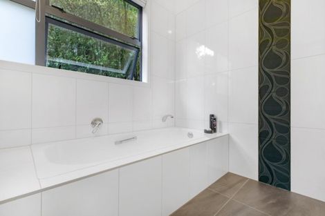 Photo of property in 177 Kawakawa Bay Coast Road, Kawakawa Bay, Papakura, 2585