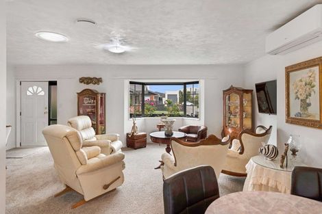 Photo of property in 6 Surrey Lane, Levin, 5510