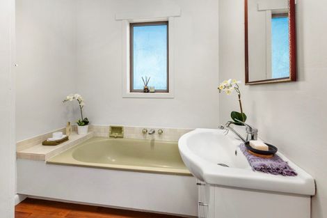 Photo of property in 110 Cambridge Road, Hillcrest, Hamilton, 3216