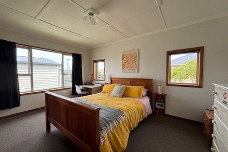 Photo of property in 18 Renfrew Street, Waikiwi, Invercargill, 9810