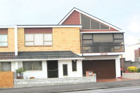 Photo of property in 400 Devon Street East, Strandon, New Plymouth, 4312