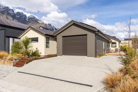 Photo of property in 6 Rill Lane, Jacks Point, 9371
