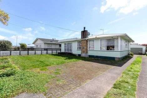 Photo of property in 21 Turakina Street, Merrilands, New Plymouth, 4312