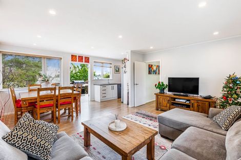 Photo of property in 42 Konini Road, Titirangi, Auckland, 0604