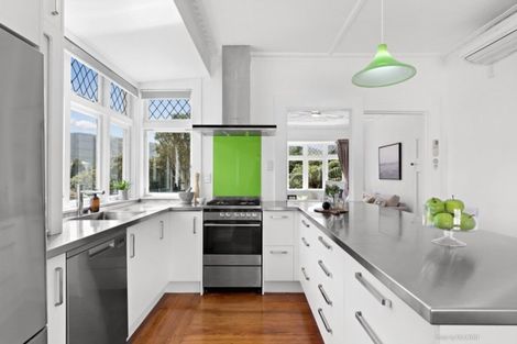 Photo of property in 31 Ngaio Gorge Road, Ngaio, Wellington, 6035