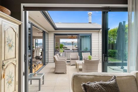 Photo of property in 29 Pukenamu Road, Rainbow Point, Taupo, 3330