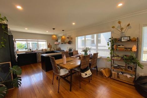 Photo of property in 68 Sylvan Crescent, Te Atatu South, Auckland, 0610