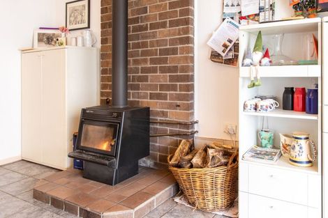 Photo of property in 16 Chamberlain Street, Dannevirke, 4930