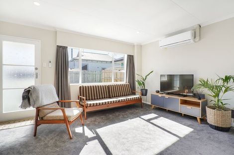 Photo of property in 12c Colombo Street, Hokowhitu, Palmerston North, 4410