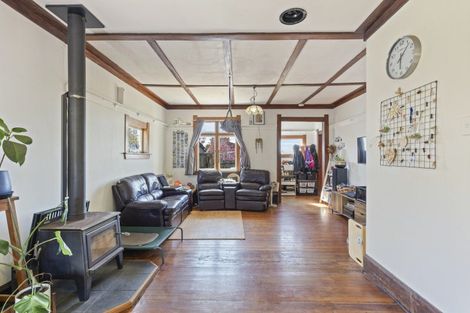 Photo of property in 15 Ngahere Street, Inglewood, 4330