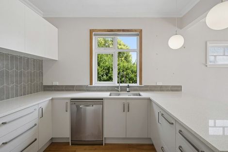 Photo of property in 144 Newlands Road, Newlands, Wellington, 6037