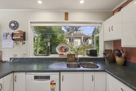 Photo of property in 6a Leatham Avenue, Strandon, New Plymouth, 4312