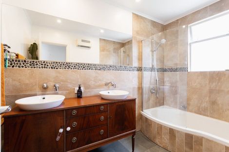 Photo of property in 10a Wharfdale Street, Macandrew Bay, Dunedin, 9014