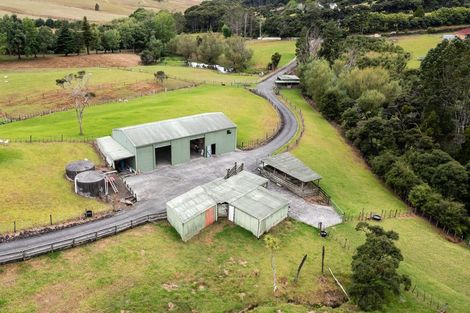 Photo of property in 97 Arrowsmith Road, Waitakere, Henderson, 0782