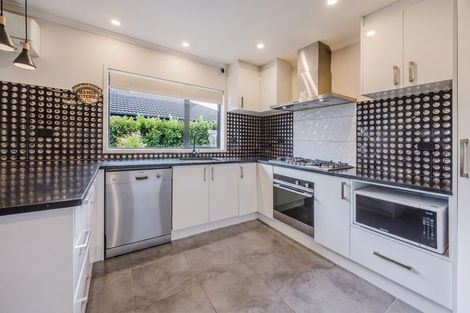 Photo of property in 9 Wairua Place, Pukekohe, 2120