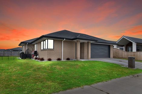 Photo of property in 31 Kitemaunga Avenue, One Tree Point, 0118